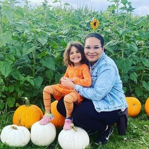 Meet your Posher, Halee